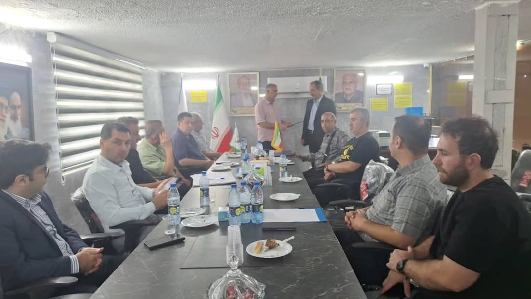 جلسه اعضای هیئت امنای مجتمع میوه و تره بار ولیعصر تاریخ5 آبانماه