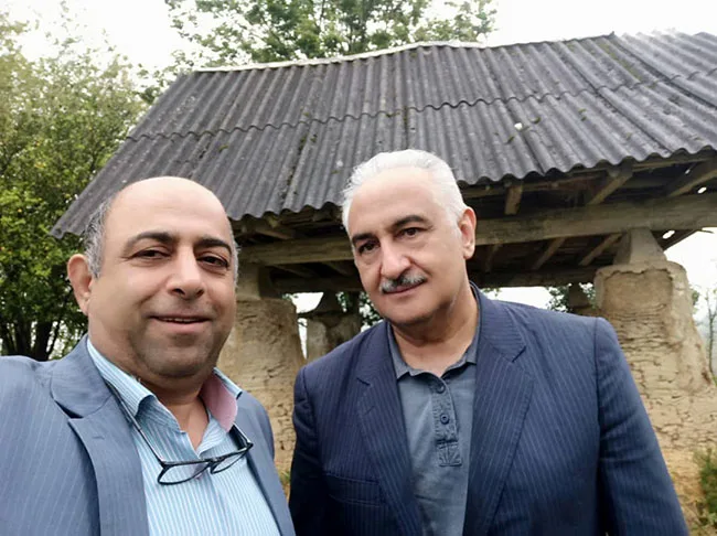 ایوب یاقوتی در کنار حاج مصطفی دارایی‌نژاد